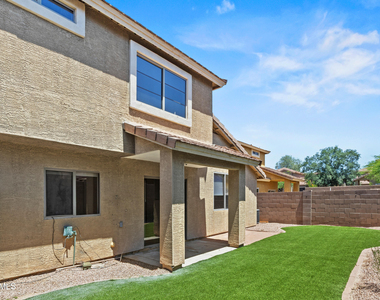 21827 N 40th Way - Photo Thumbnail 2