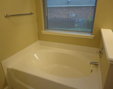 316 Hacienda Drive - Photo Thumbnail 20