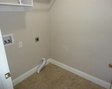 316 Hacienda Drive - Photo Thumbnail 25