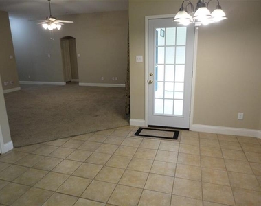 316 Hacienda Drive - Photo Thumbnail 15