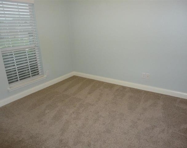 316 Hacienda Drive - Photo Thumbnail 24
