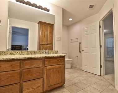 2650 Madison Avenue - Photo Thumbnail 10
