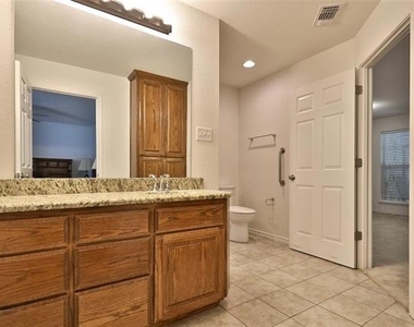 2650 Madison Avenue - Photo Thumbnail 7