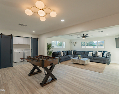 7440 E Cambridge Avenue - Photo Thumbnail 26