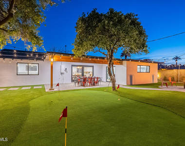 7440 E Cambridge Avenue - Photo Thumbnail 6