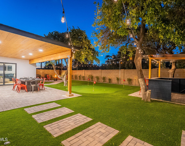 7440 E Cambridge Avenue - Photo Thumbnail 4