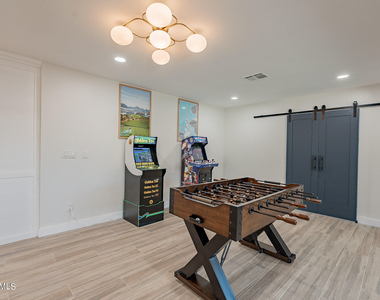 7440 E Cambridge Avenue - Photo Thumbnail 28