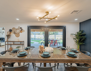 7440 E Cambridge Avenue - Photo Thumbnail 20