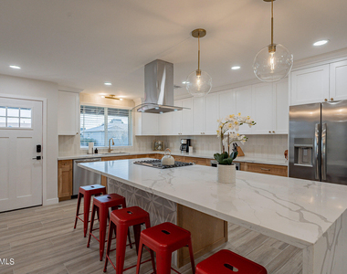 7440 E Cambridge Avenue - Photo Thumbnail 24