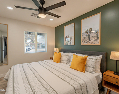 7440 E Cambridge Avenue - Photo Thumbnail 18