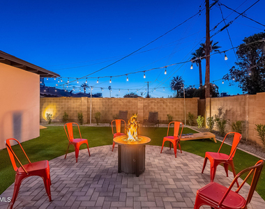7440 E Cambridge Avenue - Photo Thumbnail 17