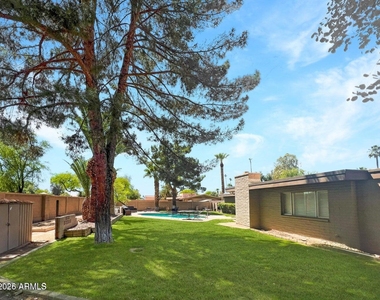 481 W Half Moon Way - Photo Thumbnail 31