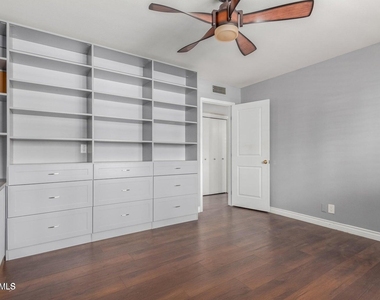 481 W Half Moon Way - Photo Thumbnail 26