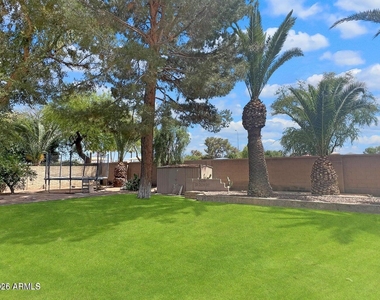 481 W Half Moon Way - Photo Thumbnail 30