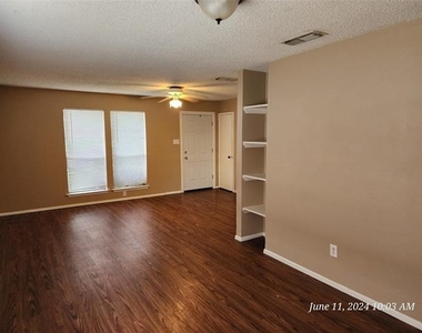 429 Thomas Street Sw - Photo Thumbnail 6