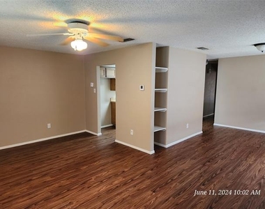 429 Thomas Street Sw - Photo Thumbnail 4