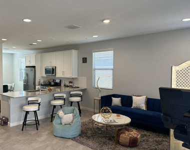 8908 W Solano Drive - Photo Thumbnail 2