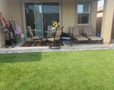 8908 W Solano Drive - Photo Thumbnail 14