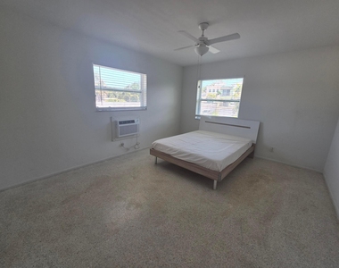 701 Se 15th Street - Photo Thumbnail 7