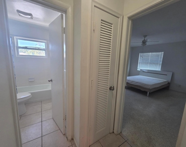 701 Se 15th Street - Photo Thumbnail 5
