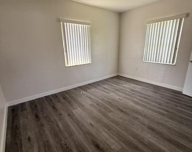 2802 Sw 36th Avenue - Photo Thumbnail 7
