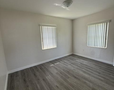 2802 Sw 36th Avenue - Photo Thumbnail 5