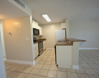 1523 Meadows Circle W - Photo Thumbnail 2