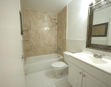 1523 Meadows Circle W - Photo Thumbnail 4
