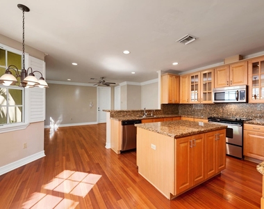 804 Ne 16th Avenue - Photo Thumbnail 2