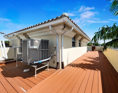804 Ne 16th Avenue - Photo Thumbnail 18