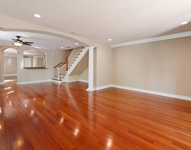 804 Ne 16th Avenue - Photo Thumbnail 4