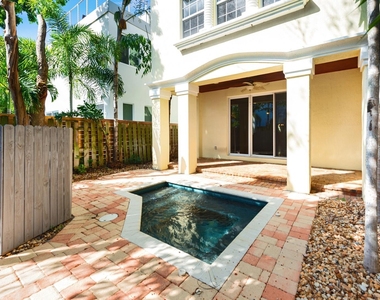 804 Ne 16th Avenue - Photo Thumbnail 11
