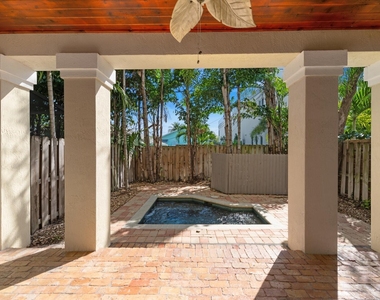 804 Ne 16th Avenue - Photo Thumbnail 13