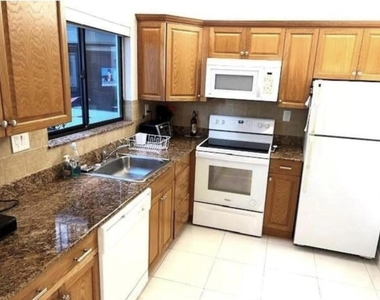15072 Ashland Place S - Photo Thumbnail 9