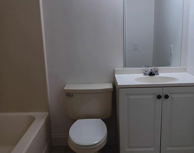 3650 N 56th Avenue - Photo Thumbnail 7