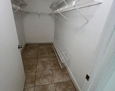 3650 N 56th Avenue - Photo Thumbnail 10