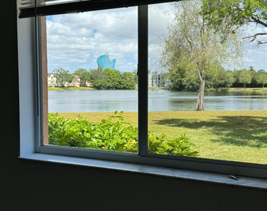 3650 N 56th Avenue - Photo Thumbnail 5