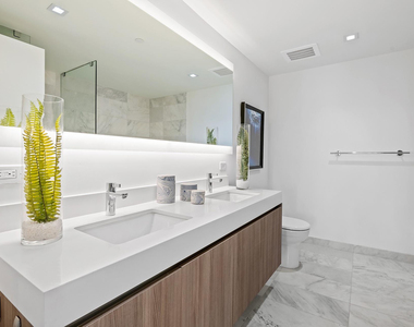 401 N Birch Road - Photo Thumbnail 11
