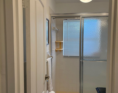 1055 Country Club Drive - Photo Thumbnail 20