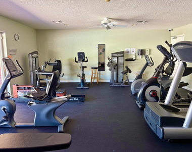 1055 Country Club Drive - Photo Thumbnail 44