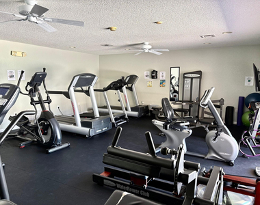 1055 Country Club Drive - Photo Thumbnail 45