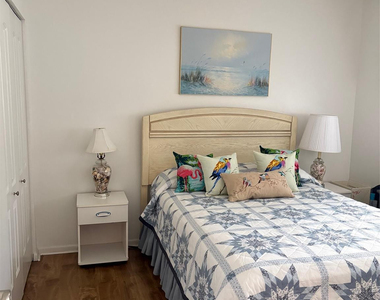 1055 Country Club Drive - Photo Thumbnail 18