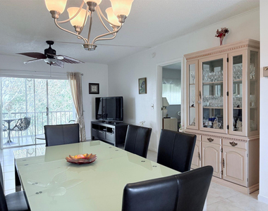 1055 Country Club Drive - Photo Thumbnail 7