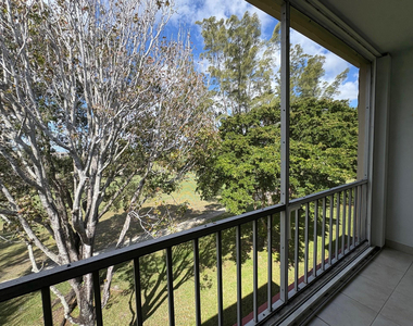 1055 Country Club Drive - Photo Thumbnail 2
