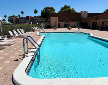 1055 Country Club Drive - Photo Thumbnail 33