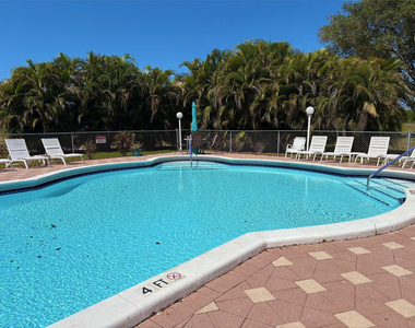 1055 Country Club Drive - Photo Thumbnail 37