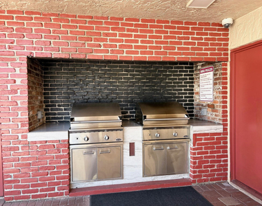 1055 Country Club Drive - Photo Thumbnail 35