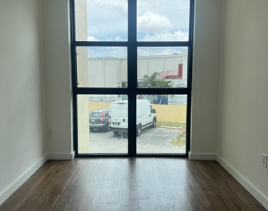 2055 Sw 122nd - Photo Thumbnail 15