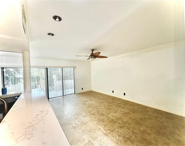 8801 W Sample Road - Photo Thumbnail 5