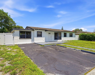 1060 Sw 5th Terrace - Photo Thumbnail 25